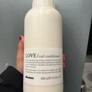 Davines love curl conditioner